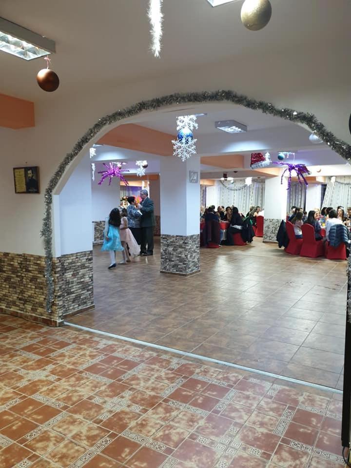 Vila Muntii Bucegi & Spa Bran  Extérieur photo